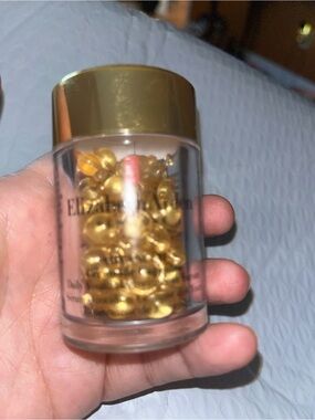 Elizabeth Arden Hyaluronic youth restoring eye serum and smoothing capsules.